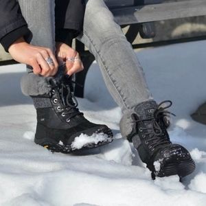 UGG ADIRONDACK BOOT SIZE 6 Brand new WOMEN
